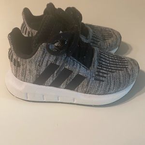 Kids Adidas black size 5.